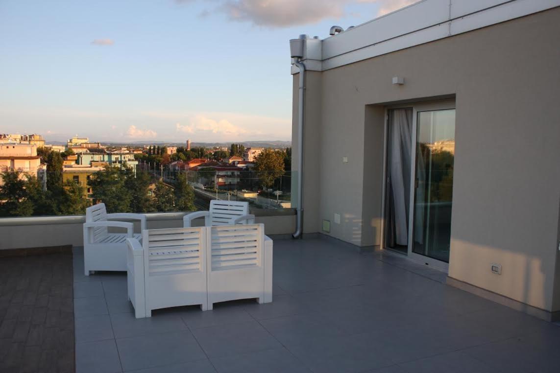 Residence Hotel Albachiara Римини Екстериор снимка
