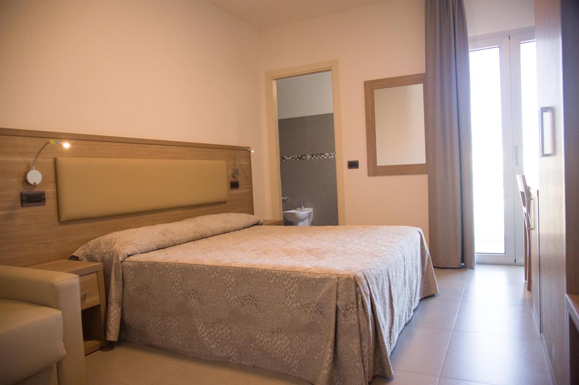 Residence Hotel Albachiara Римини Екстериор снимка
