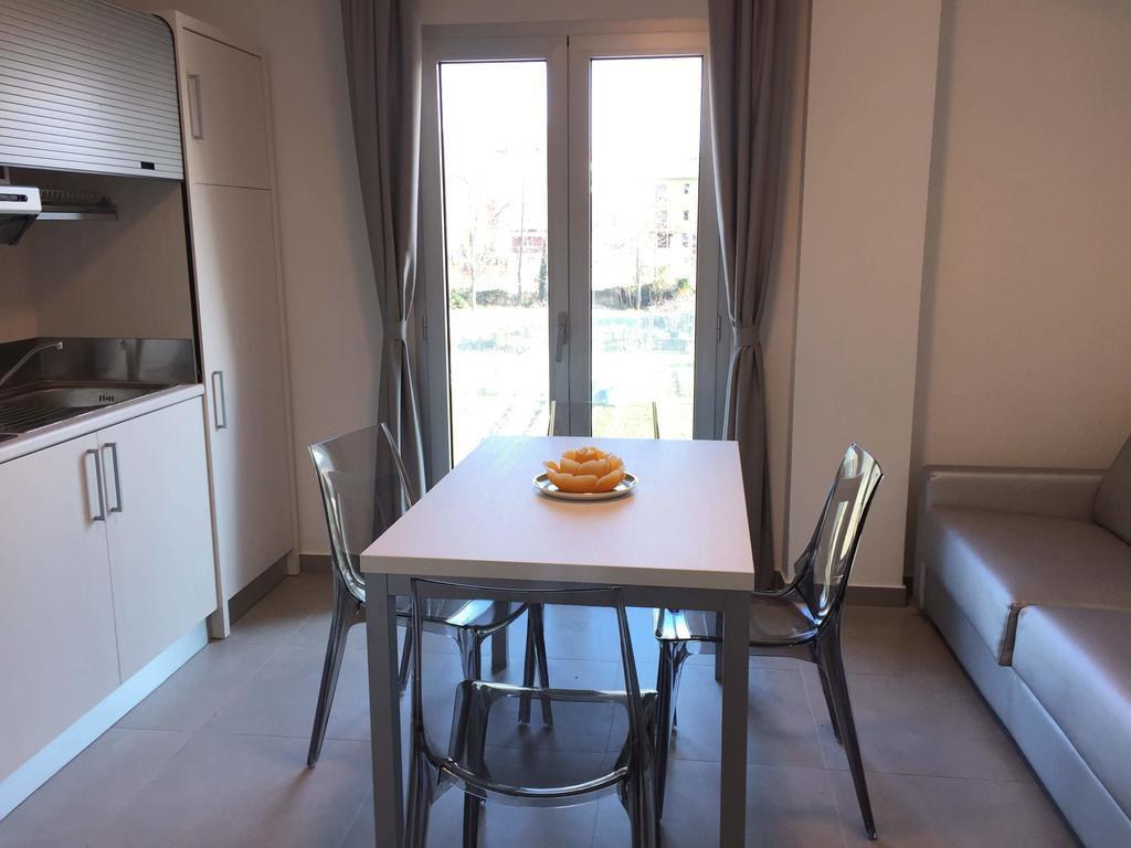 Residence Hotel Albachiara Римини Стая снимка
