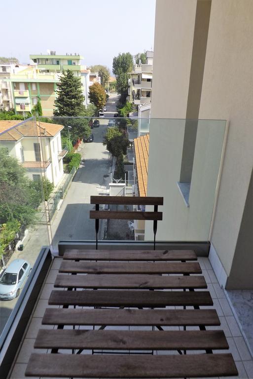 Residence Hotel Albachiara Римини Екстериор снимка