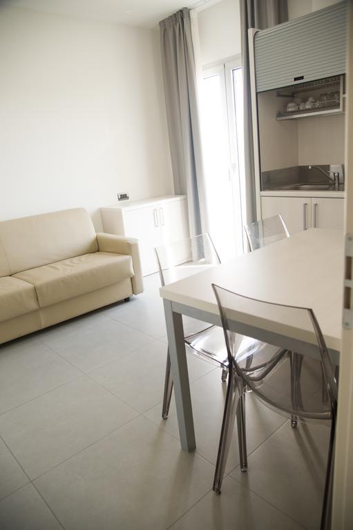 Residence Hotel Albachiara Римини Екстериор снимка