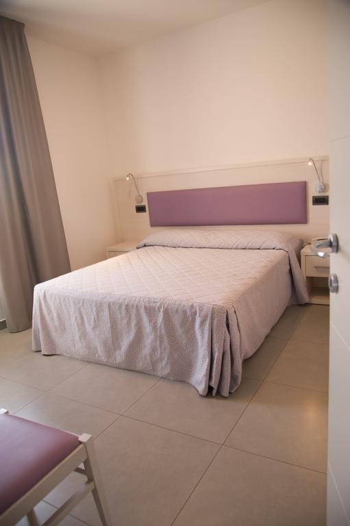 Residence Hotel Albachiara Римини Екстериор снимка