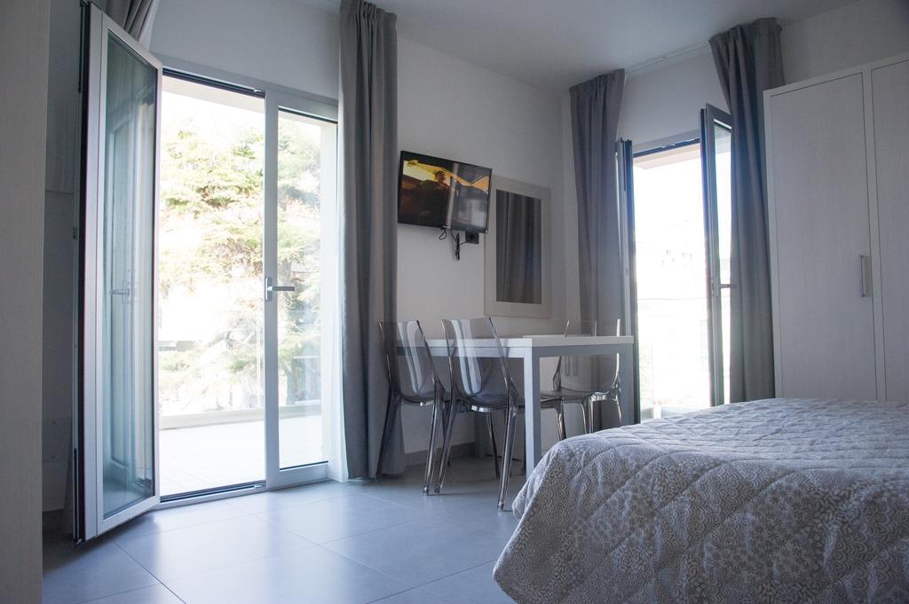 Residence Hotel Albachiara Римини Екстериор снимка