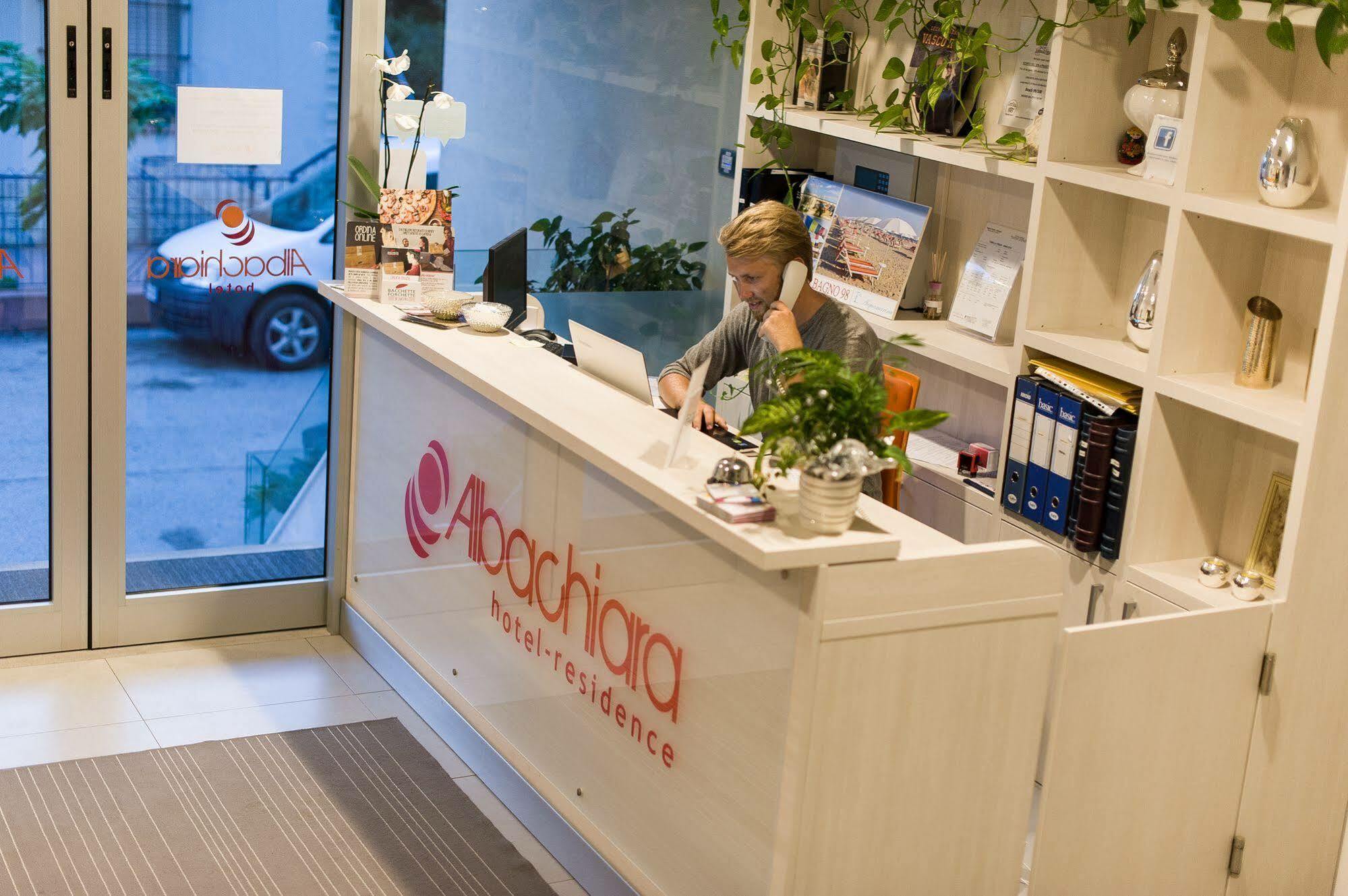 Residence Hotel Albachiara Римини Екстериор снимка