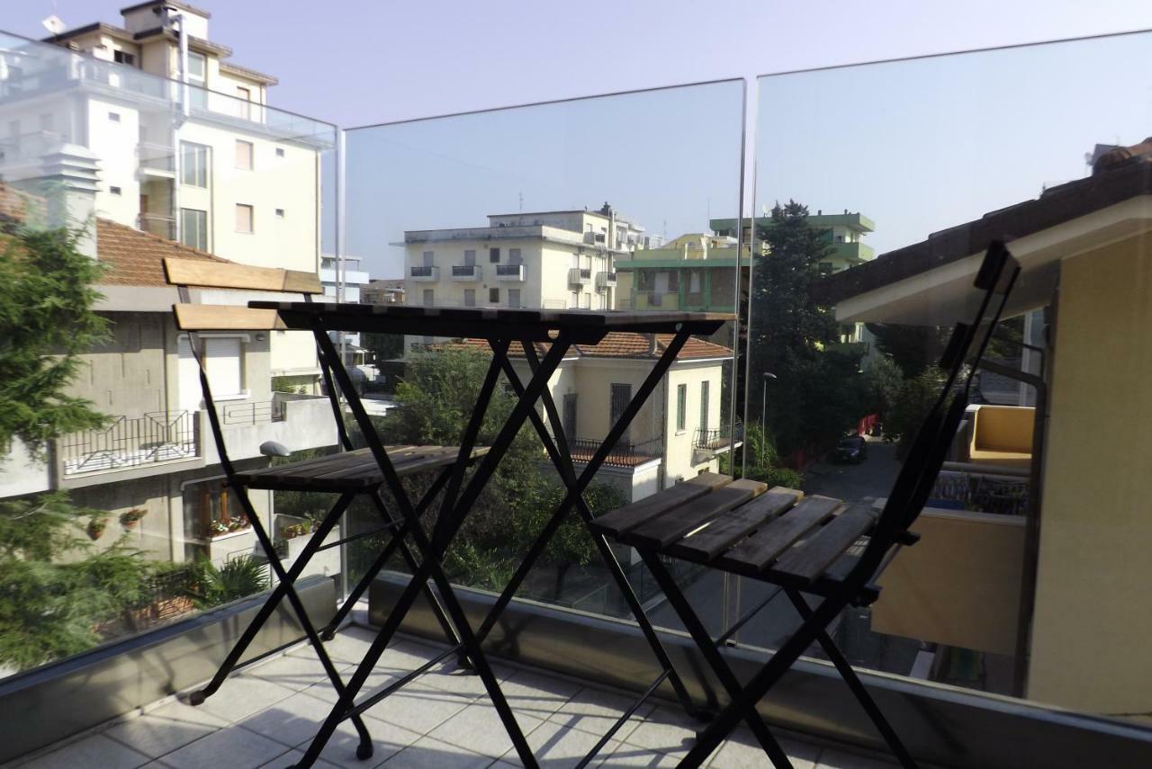 Residence Hotel Albachiara Римини Екстериор снимка